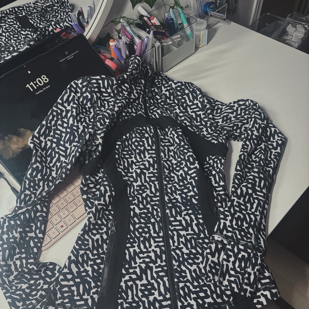 Lululemon Black and White Vest